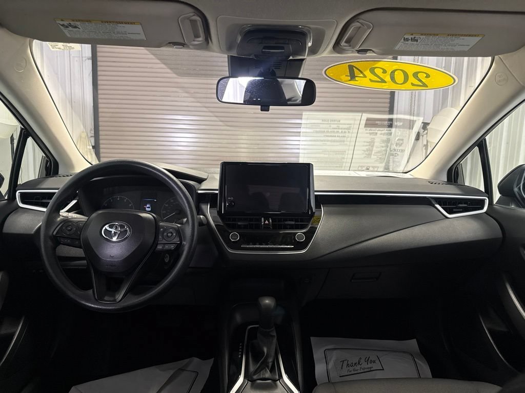 Used 2024 Toyota Corolla LE FWD image 17