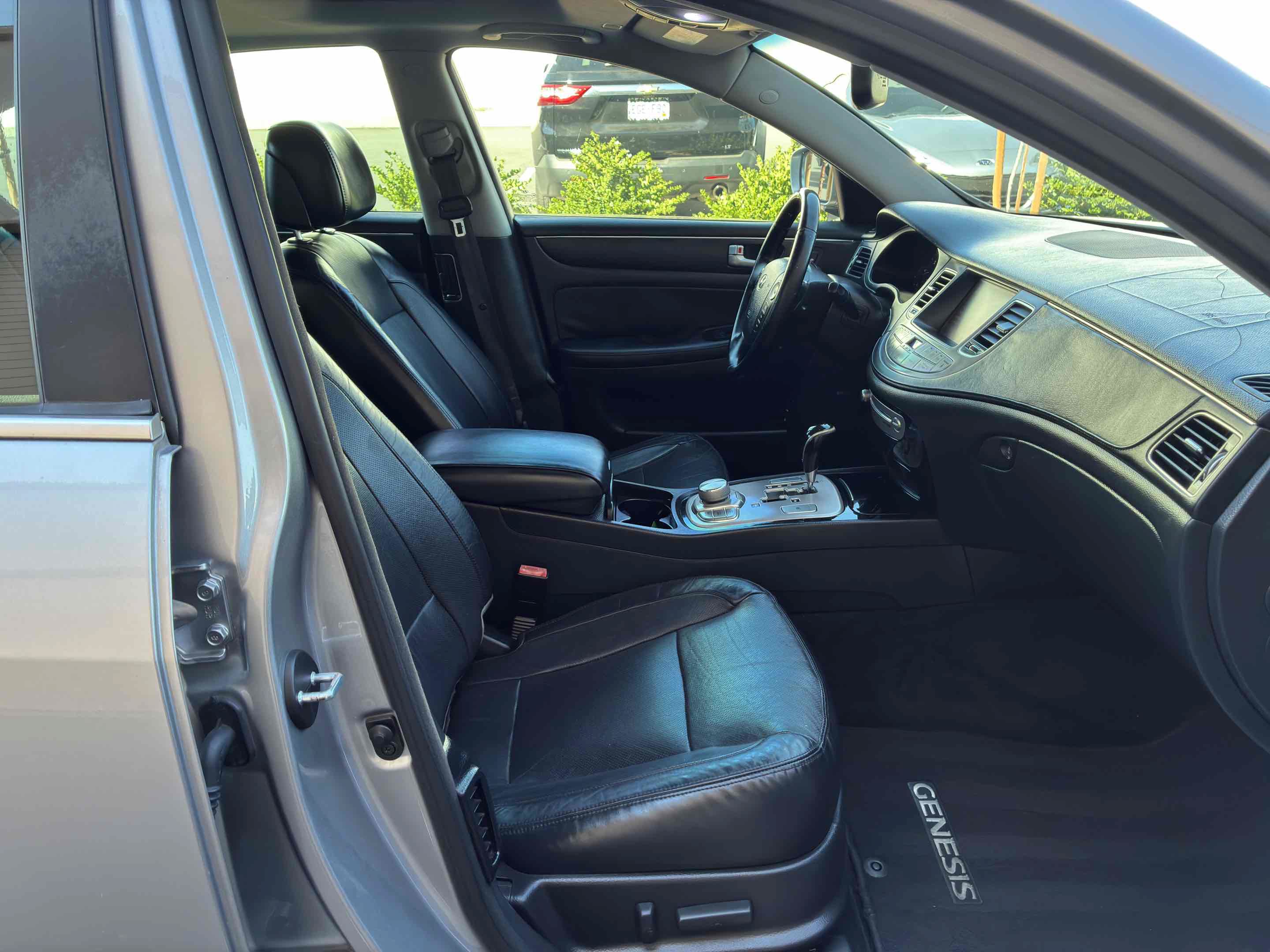 Used 2012 Hyundai Genesis 5.0 RWD image 39