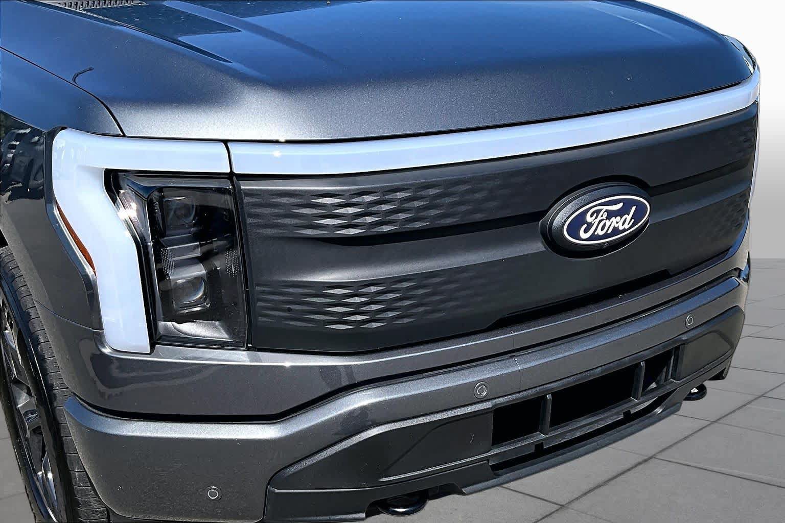 Used 2025 Ford F150 Lightning Flash AWD/4WD image 31