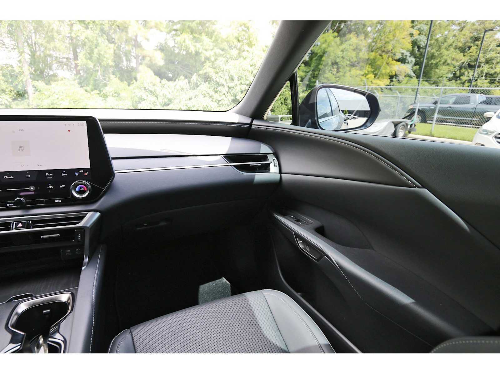 Used 2025 Lexus RX 350 Premium w/ Accessory Package (Z1) FWD image 8