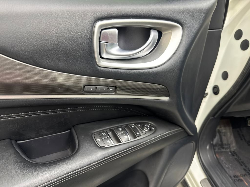 Used 2019 INFINITI QX60 Luxe w/ Essential Package image 32