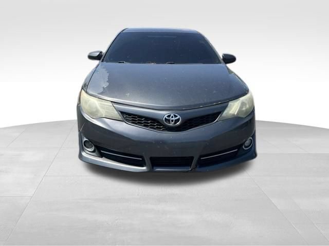 Used 2014 Toyota Camry SE w/ Fleet Convenience Package FWD image 2