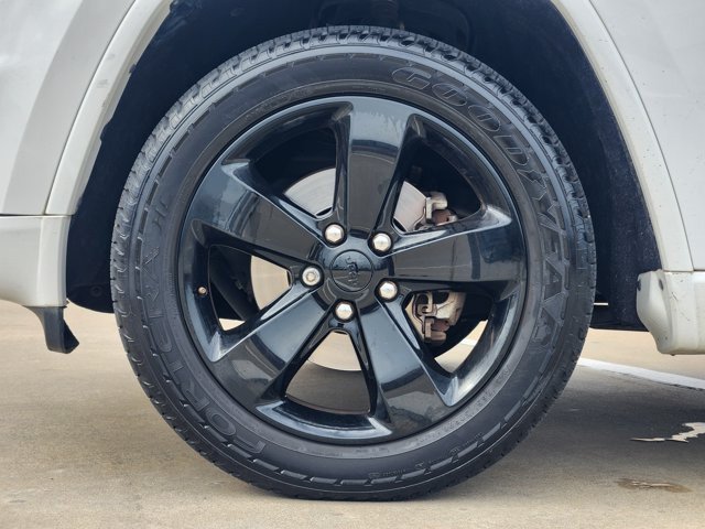 Used 2015 Jeep Grand Cherokee Altitude RWD image 10
