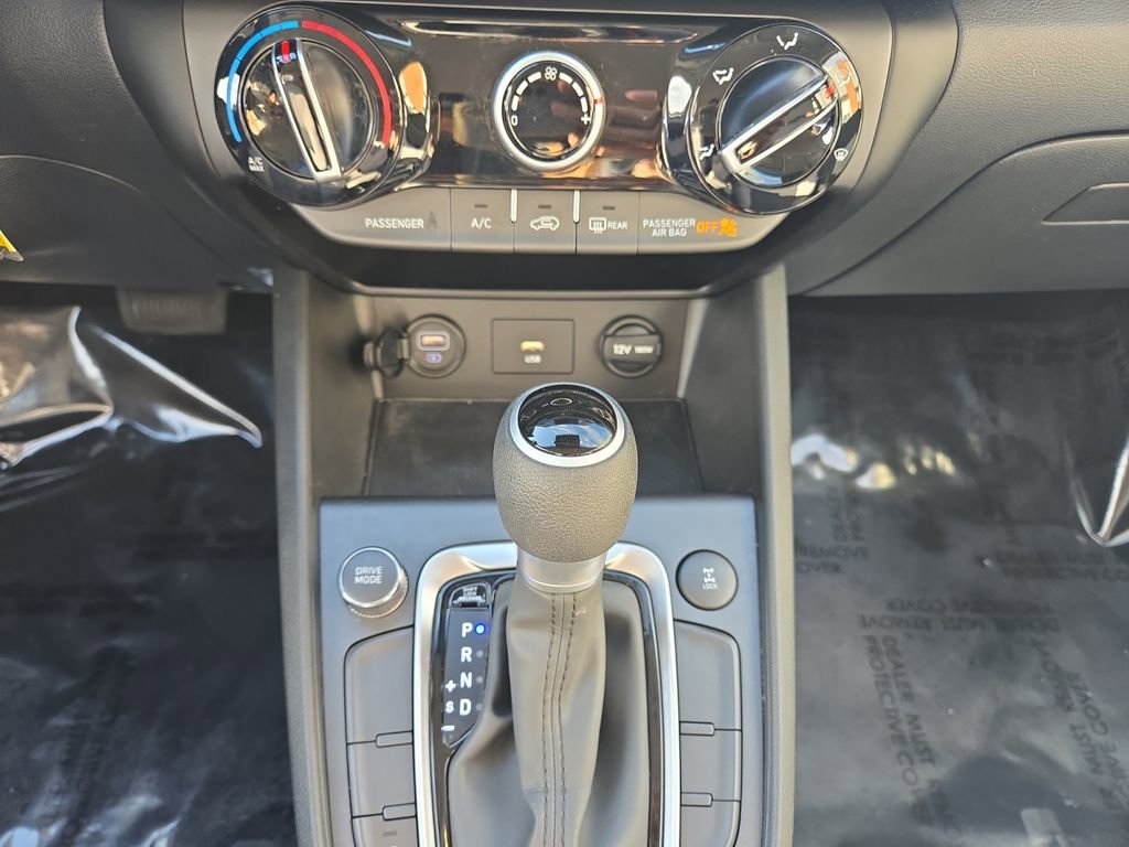 Used 2023 Hyundai Kona SE w/ Cargo Package image 11