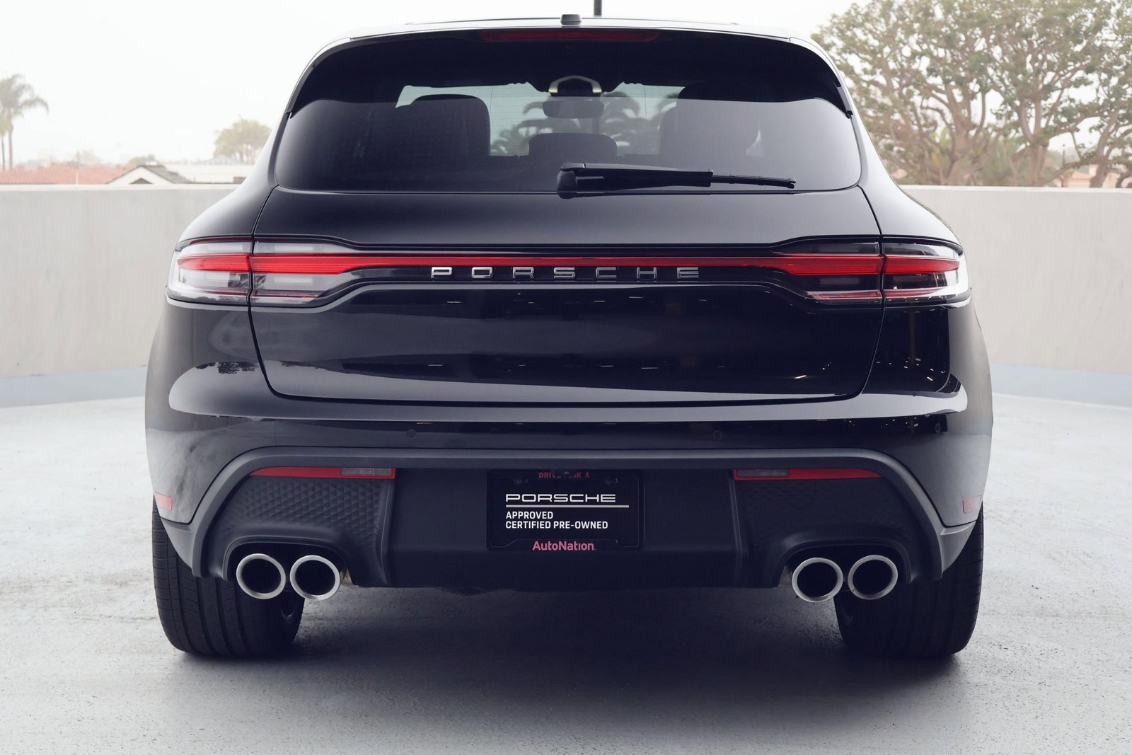 Certified 2025 Porsche Macan image 10