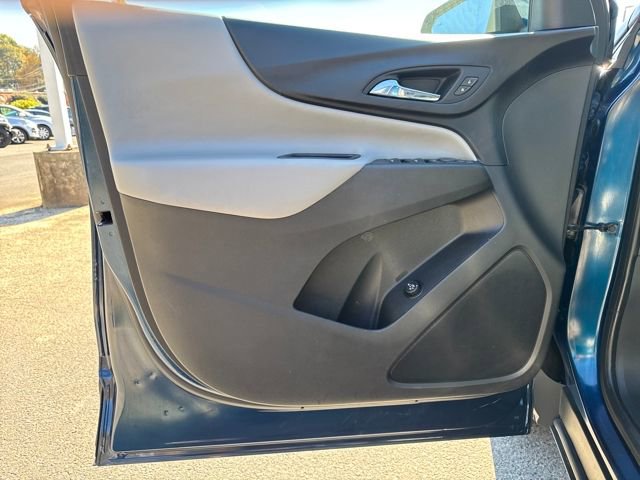 Used 2020 Chevrolet Equinox LT w/ Driver Convenience Package image 10