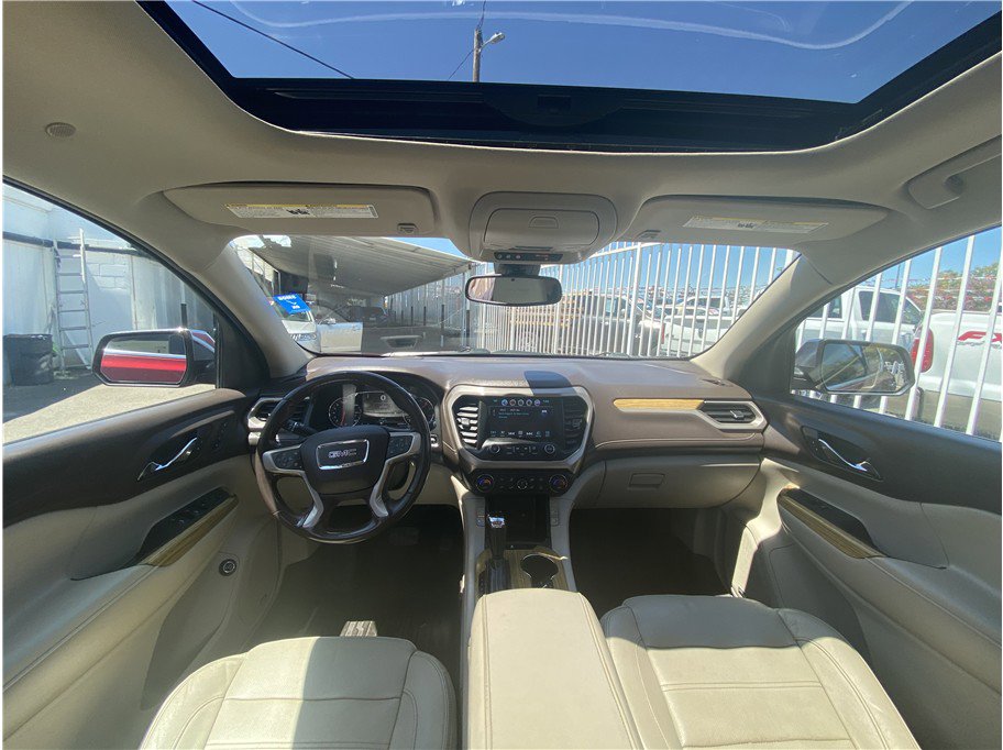 Used 2018 GMC Acadia Denali w/ Technology Package AWD/4WD image 12