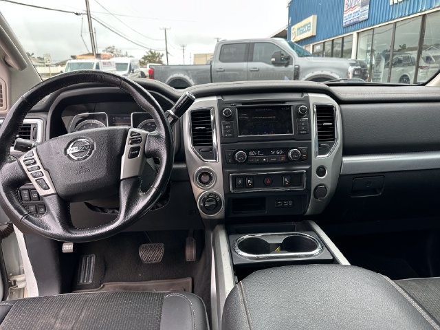 Used 2019 Nissan Titan PRO-4X AWD/4WD image 10