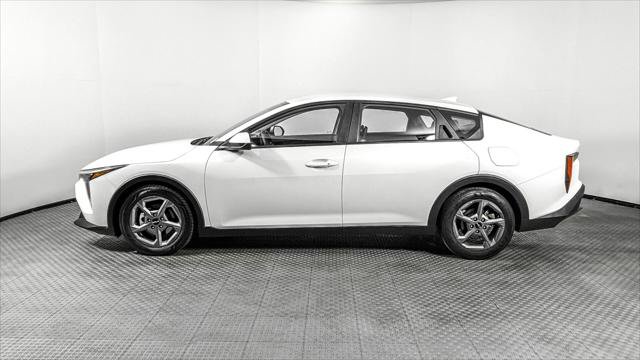 Used 2025 Kia K4 FWD image 3
