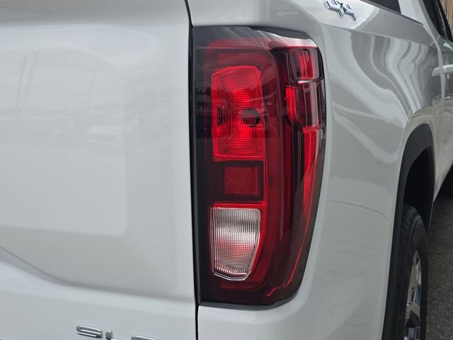 New 2026 GMC Sierra 1500 SLE w/ Preferred Package AWD/4WD image 8