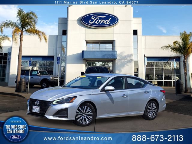Used 2023 Nissan Altima 2.5 SV w/ SV Premium Package FWD image 1