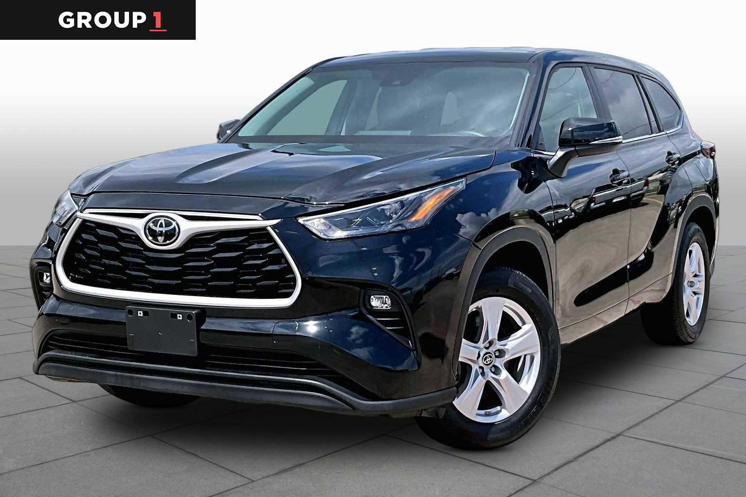 Used 2025 Toyota Highlander LE image 1