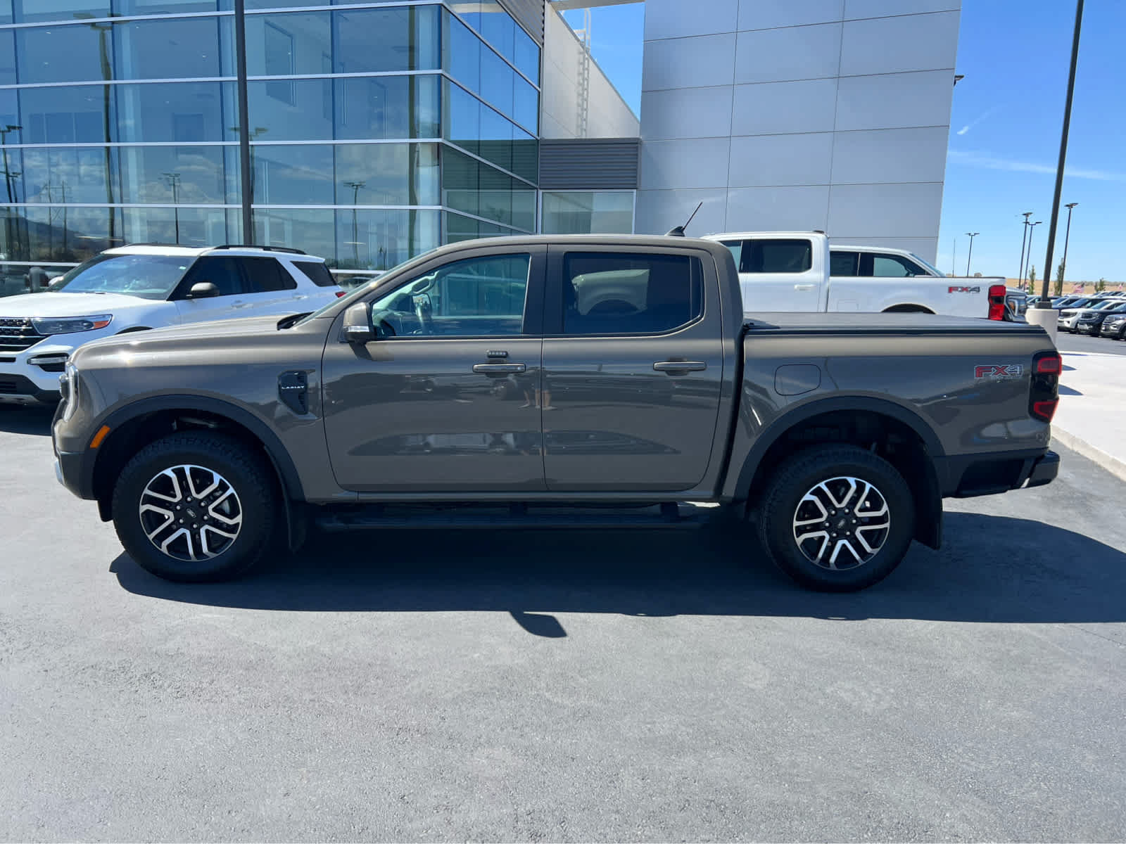 Used 2025 Ford Ranger Lariat w/ FX4 Off-Road Package AWD/4WD image 12