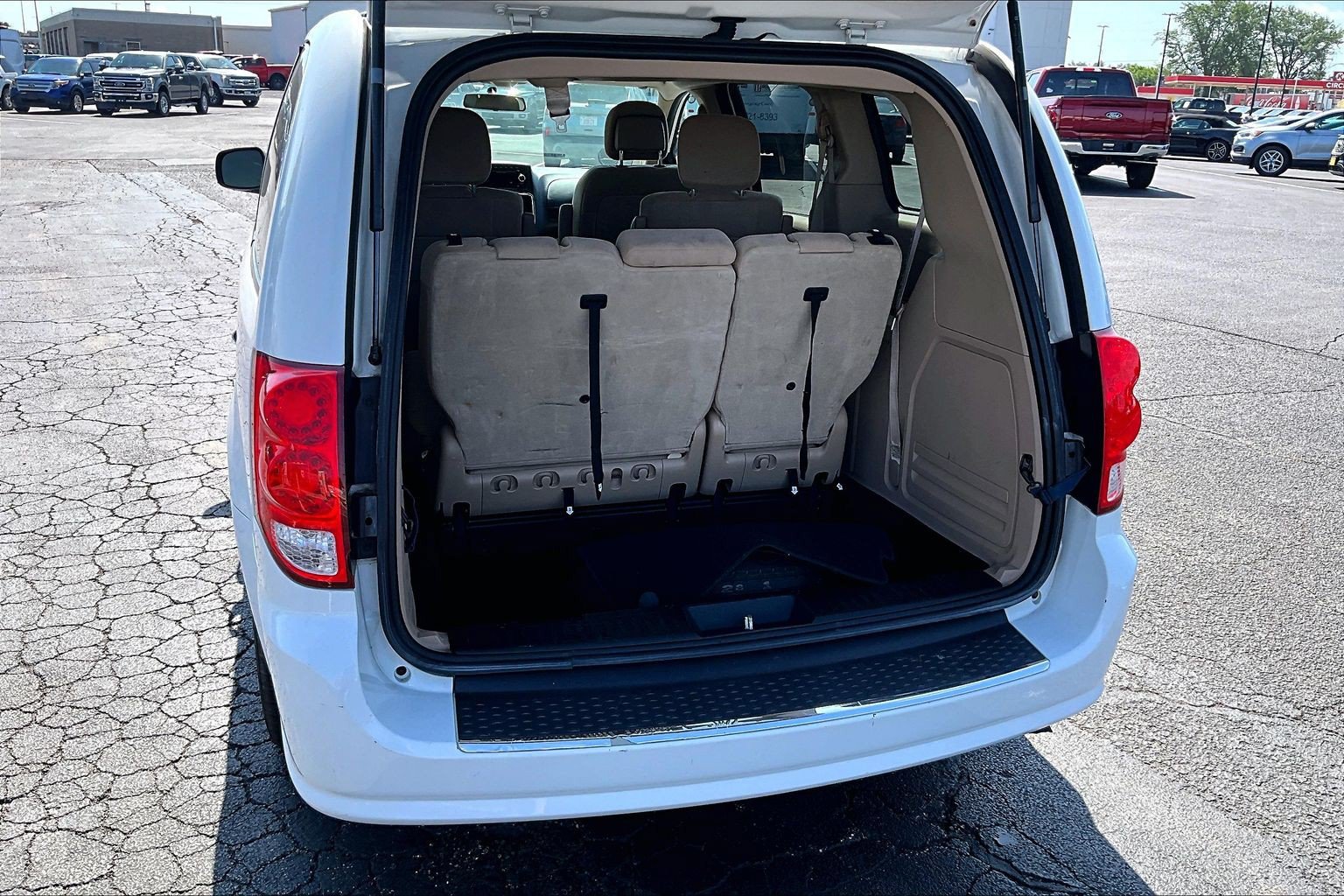 Used 2014 Dodge Grand Caravan SE w/ Quick Order Package 29E SE FWD image 19