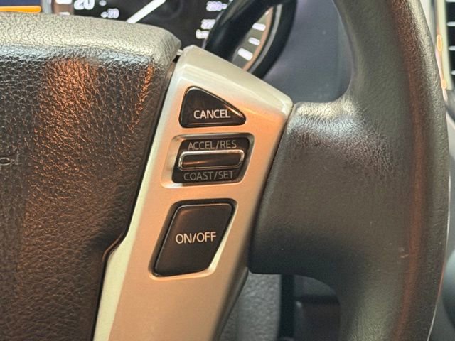 Used 2019 Nissan Titan SV image 15