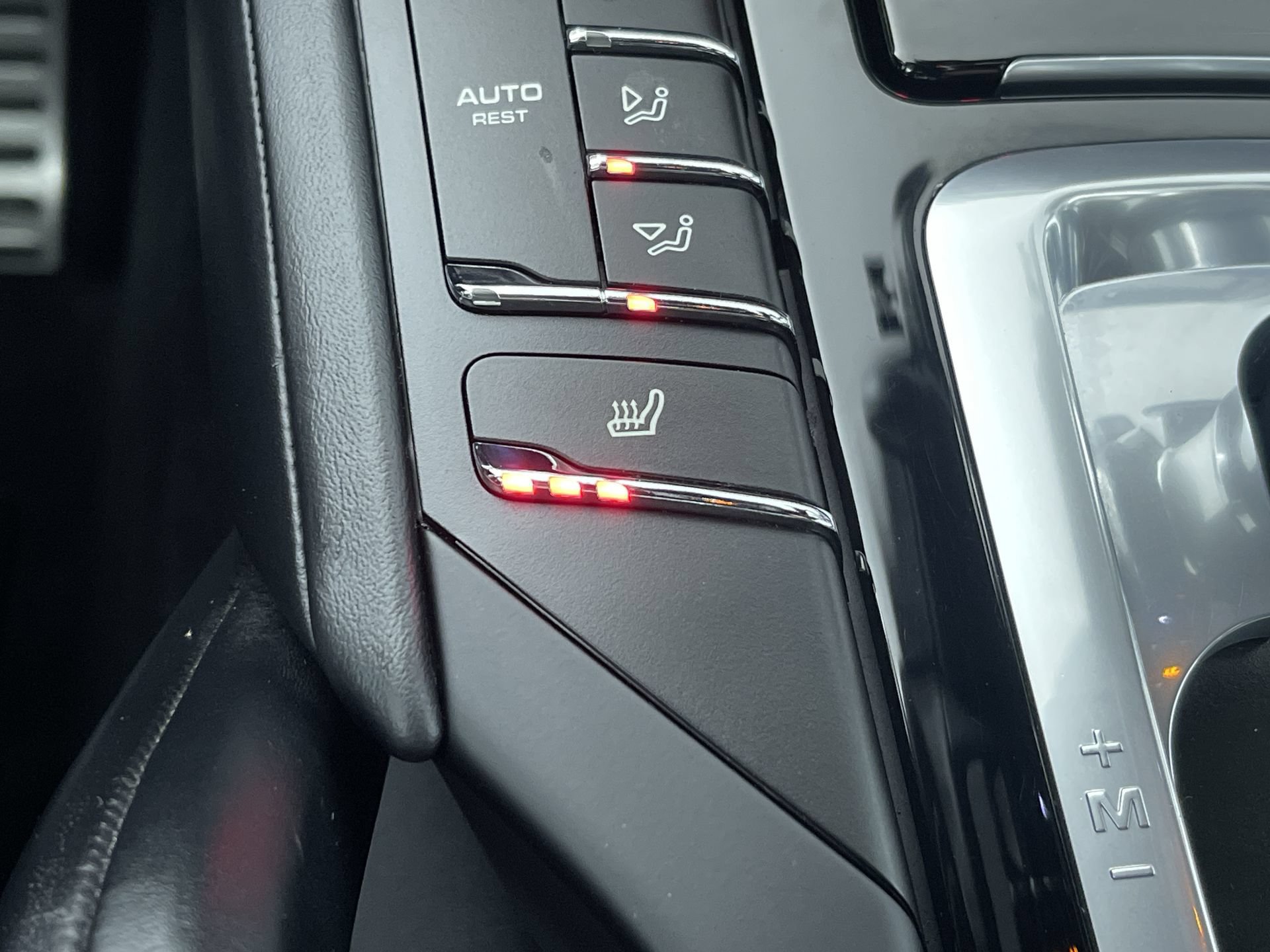 Used 2016 Porsche Cayenne GTS AWD/4WD image 20