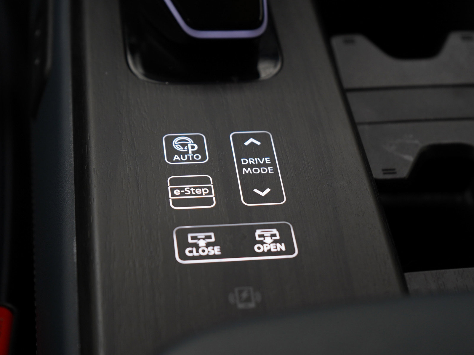 Used 2024 Nissan Ariya AWD image 20