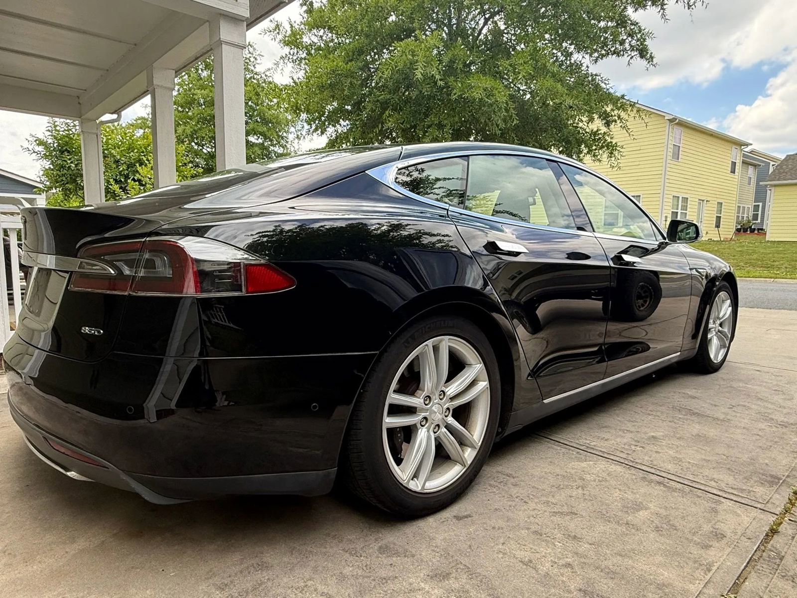 Used 2015 Tesla Model S 70D AWD/4WD image 9