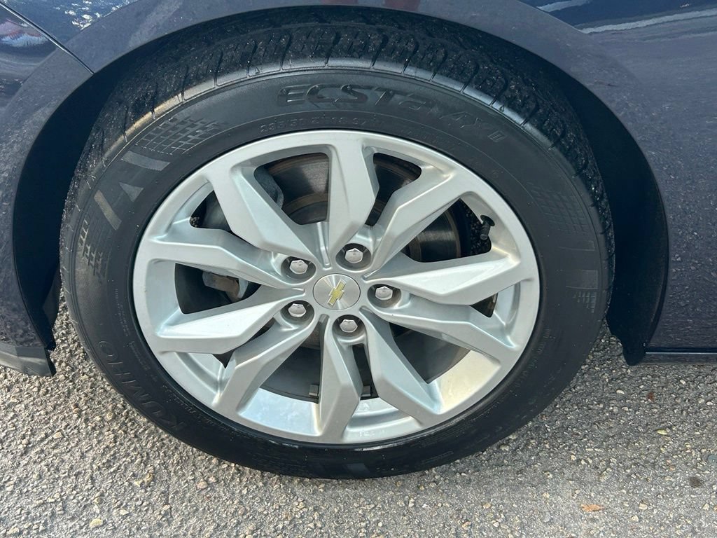 Used 2018 Chevrolet Impala LT w/ Sunroof and Spoiler Package FWD image 19