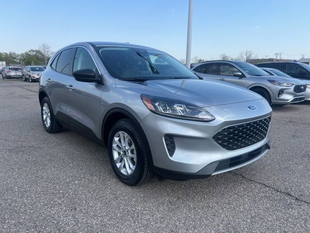 Certified 2022 Ford Escape SE w/ Cold Weather Package AWD/4WD image 3