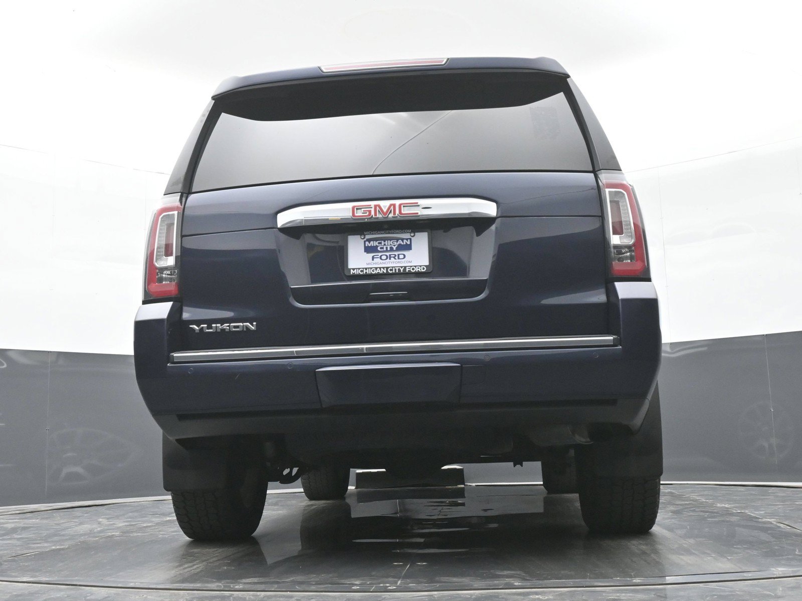 Used 2020 GMC Yukon Denali w/ Open Road Package AWD/4WD image 38