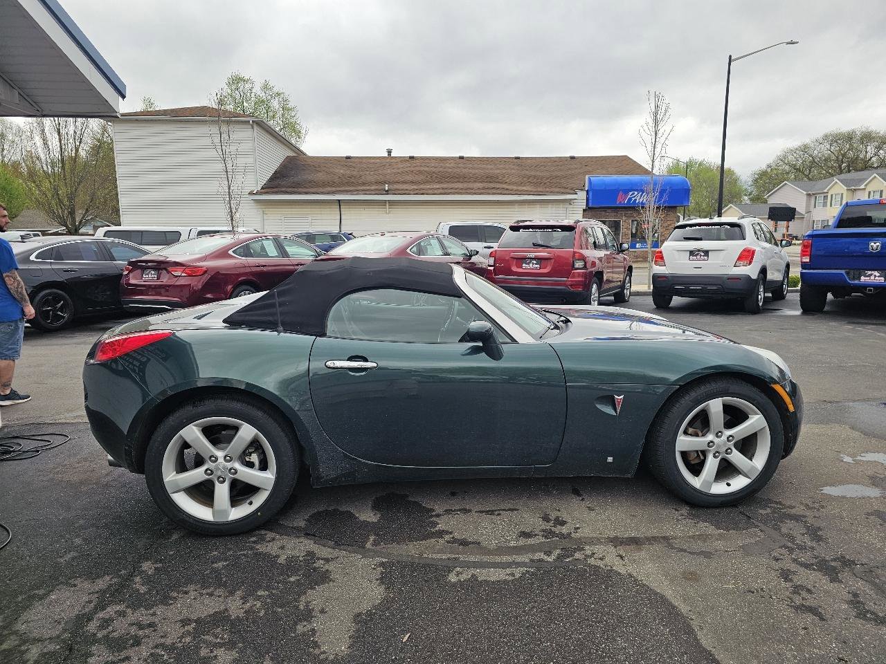 Used 2006 Pontiac Solstice Convertible w/ Premium Package image 13