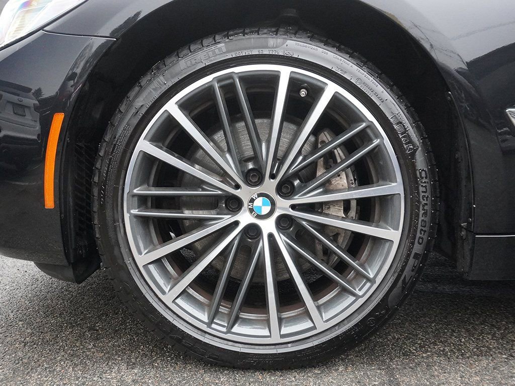 Used 2023 BMW 540i xDrive w/ Premium Package image 27