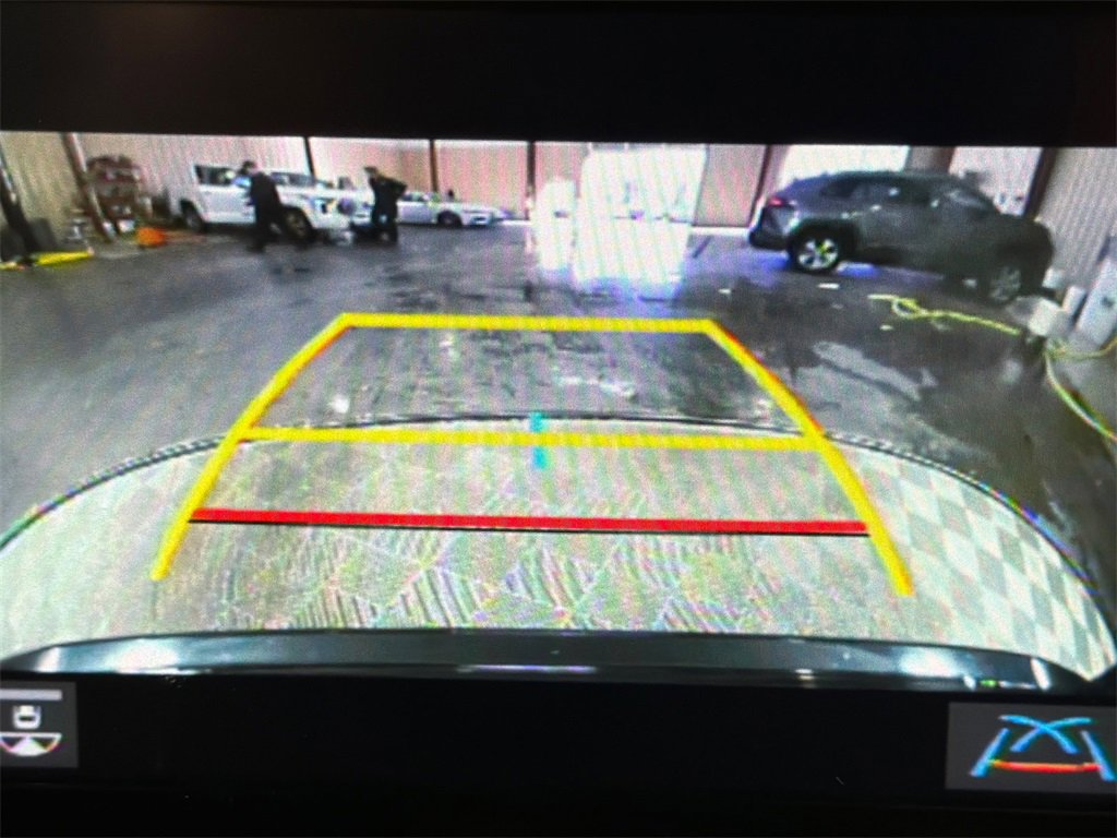 Used 2020 Toyota Highlander Limited image 31