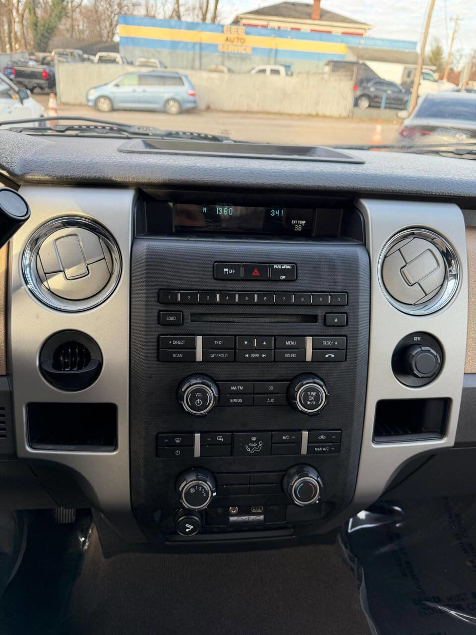 Used 2011 Ford F150 XLT w/ XLT Chrome Pkg image 24