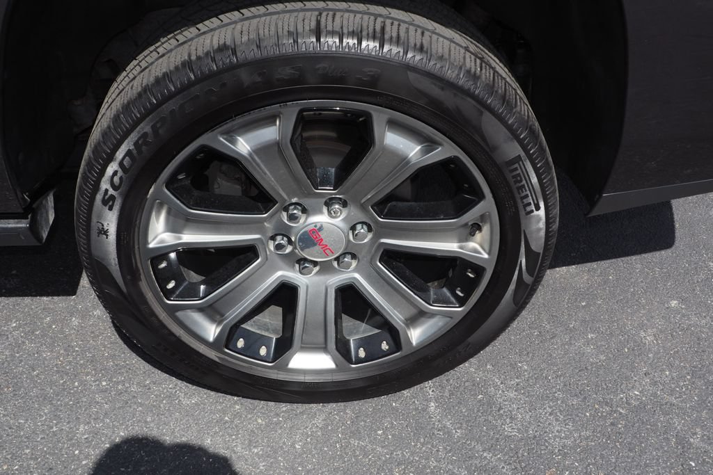 Used 2018 GMC Yukon Denali AWD/4WD image 9