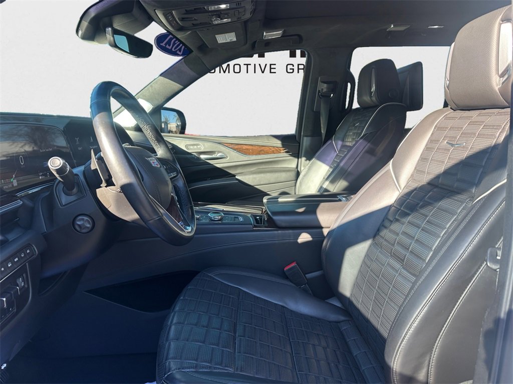 Used 2021 Cadillac Escalade Sport Platinum w/ LPO, ONYX Package image 28