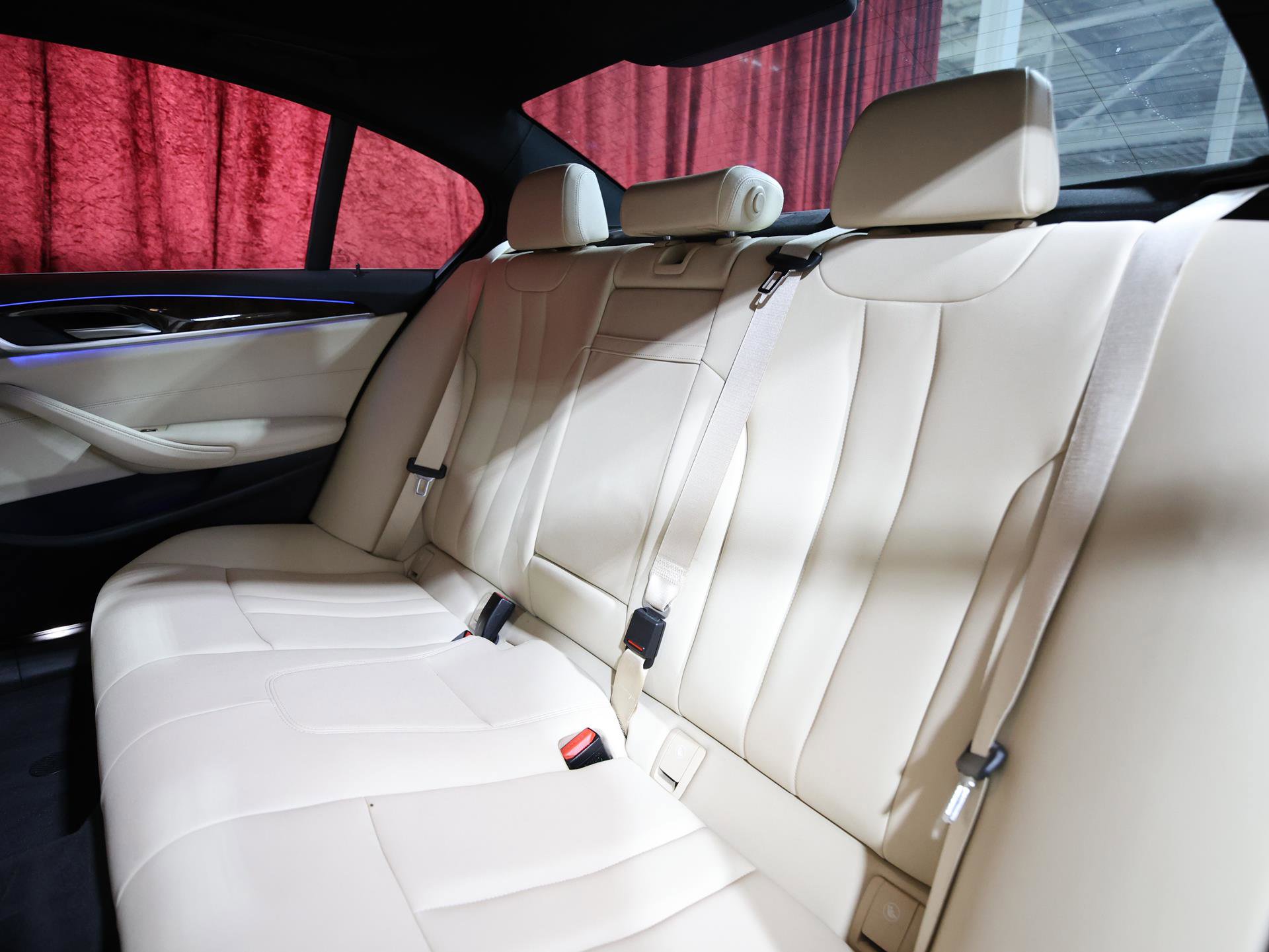 Used 2018 BMW 530i xDrive image 13