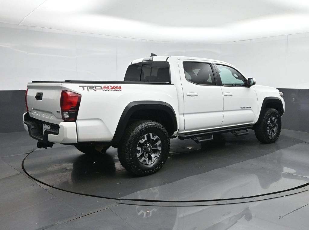 Used 2019 Toyota Tacoma TRD Off-Road AWD/4WD image 7