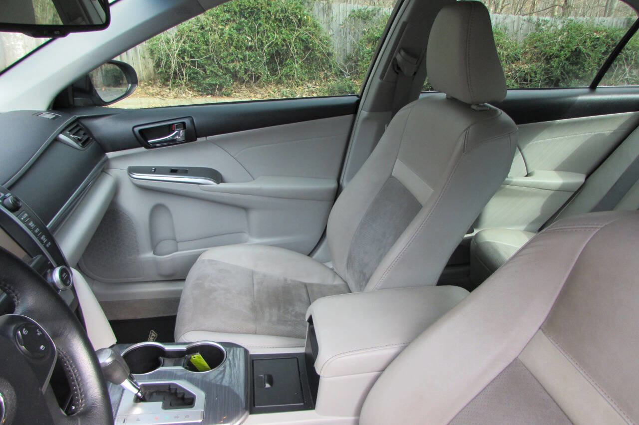 Used 2014 Toyota Camry XLE image 26