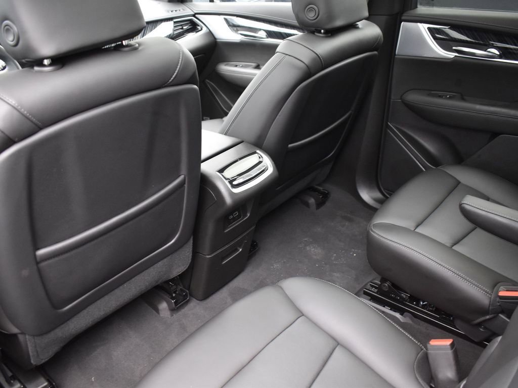 Certified 2024 Cadillac XT6 Premium Luxury w/ LPO, Floor Liner Package image 24