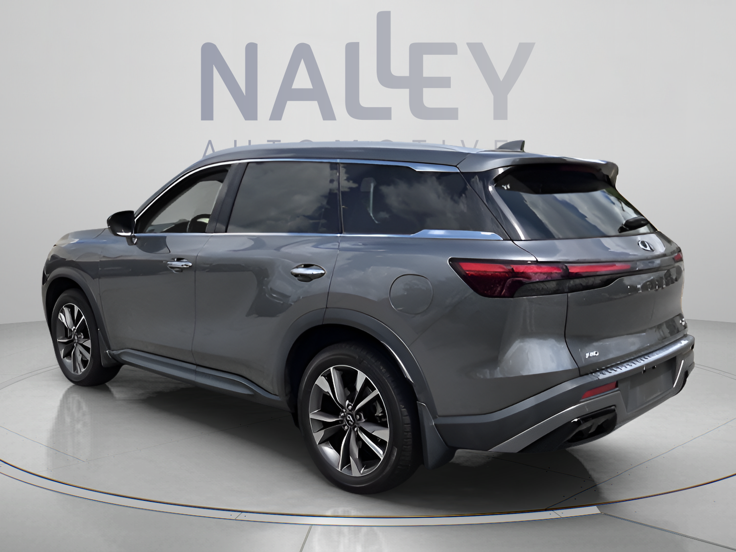 Used 2023 INFINITI QX60 Luxe w/ Performance Audio Package AWD/4WD image 3