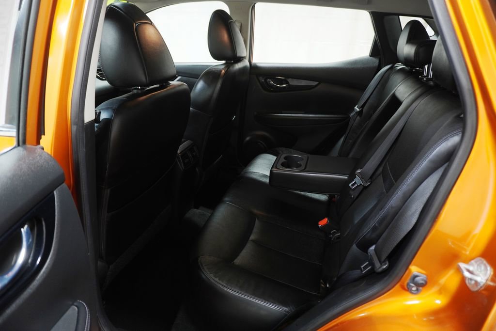 Used 2017 Nissan Rogue Sport SL w/ SL Premium Package image 12