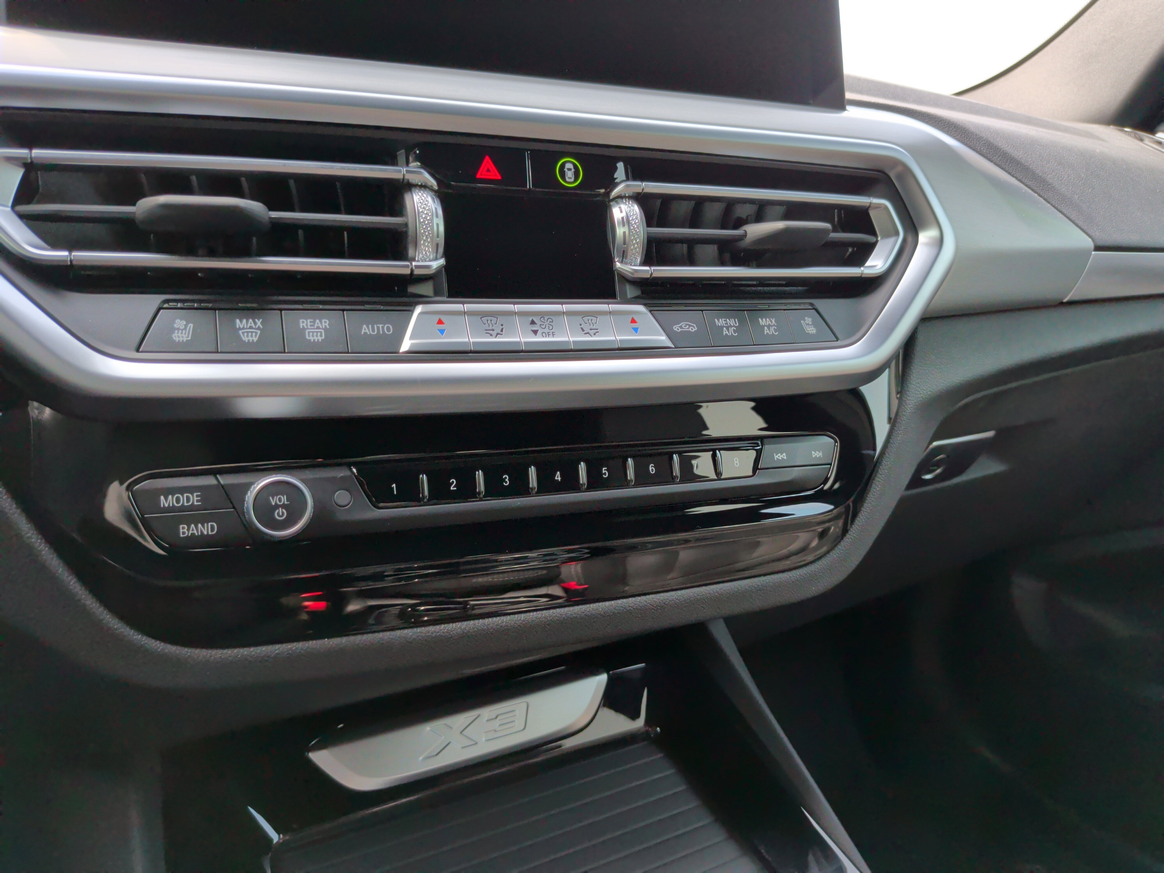 Certified 2024 BMW X3 xDrive30i w/ Premium Package AWD/4WD image 19