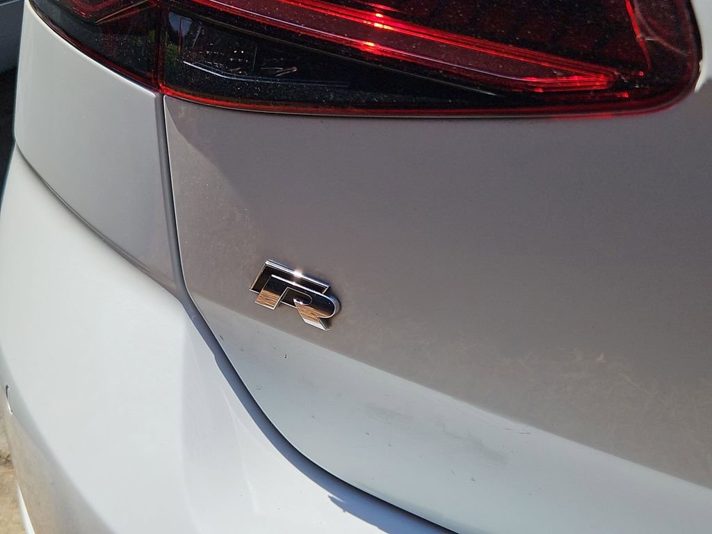 Used 2018 Volkswagen Golf R 4-Door image 6