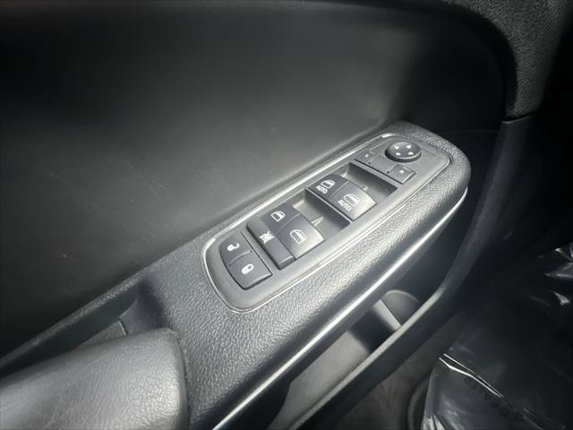Used 2018 Chrysler 300 S w/ 300S Premium Group image 13