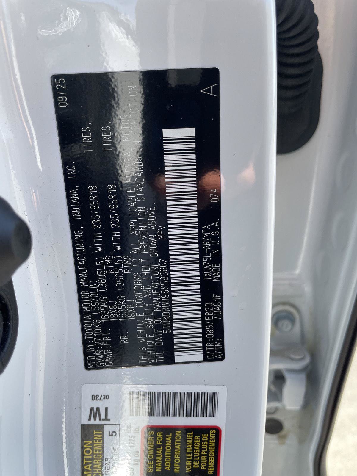 Used 2025 Toyota Highlander XLE AWD/4WD image 30