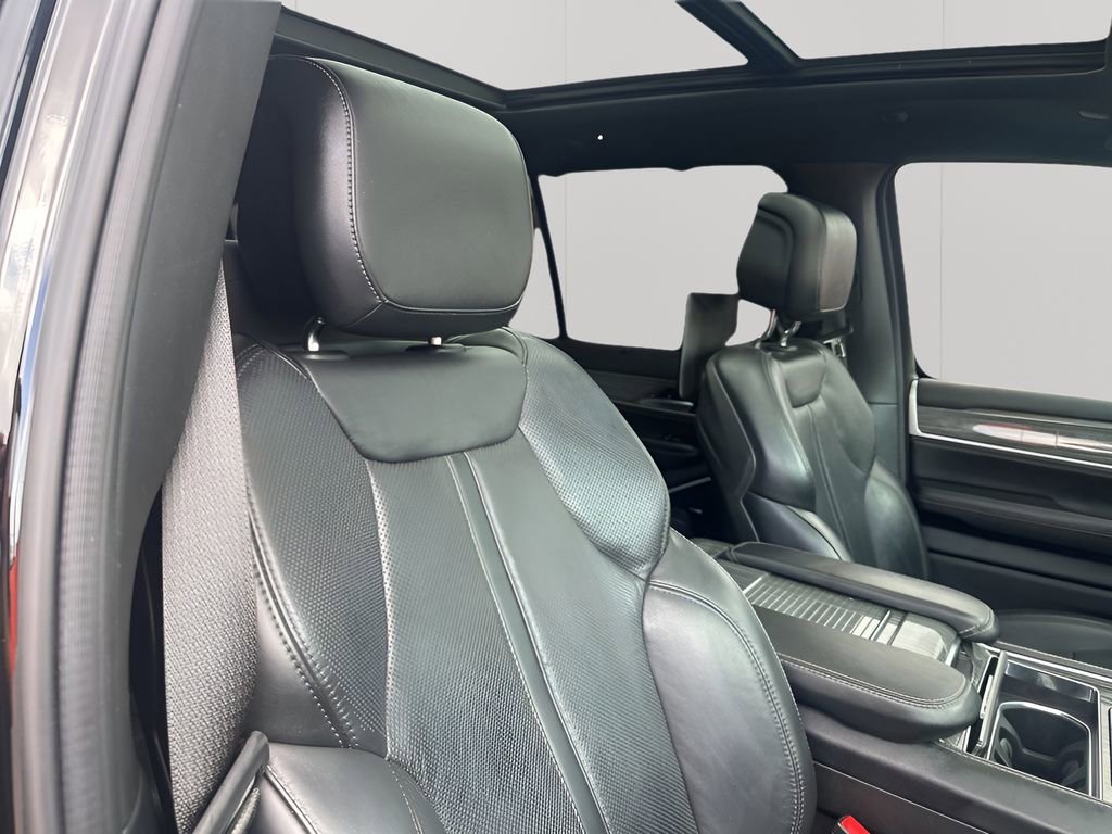 Used 2022 Jeep Wagoneer Series III w/ Premium Group I image 15