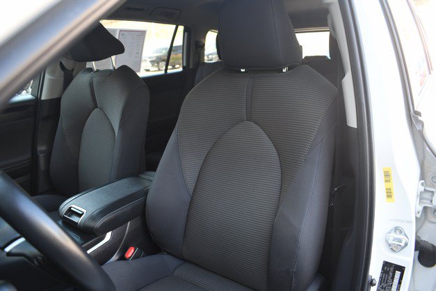 Used 2025 Toyota Highlander LE AWD/4WD image 17