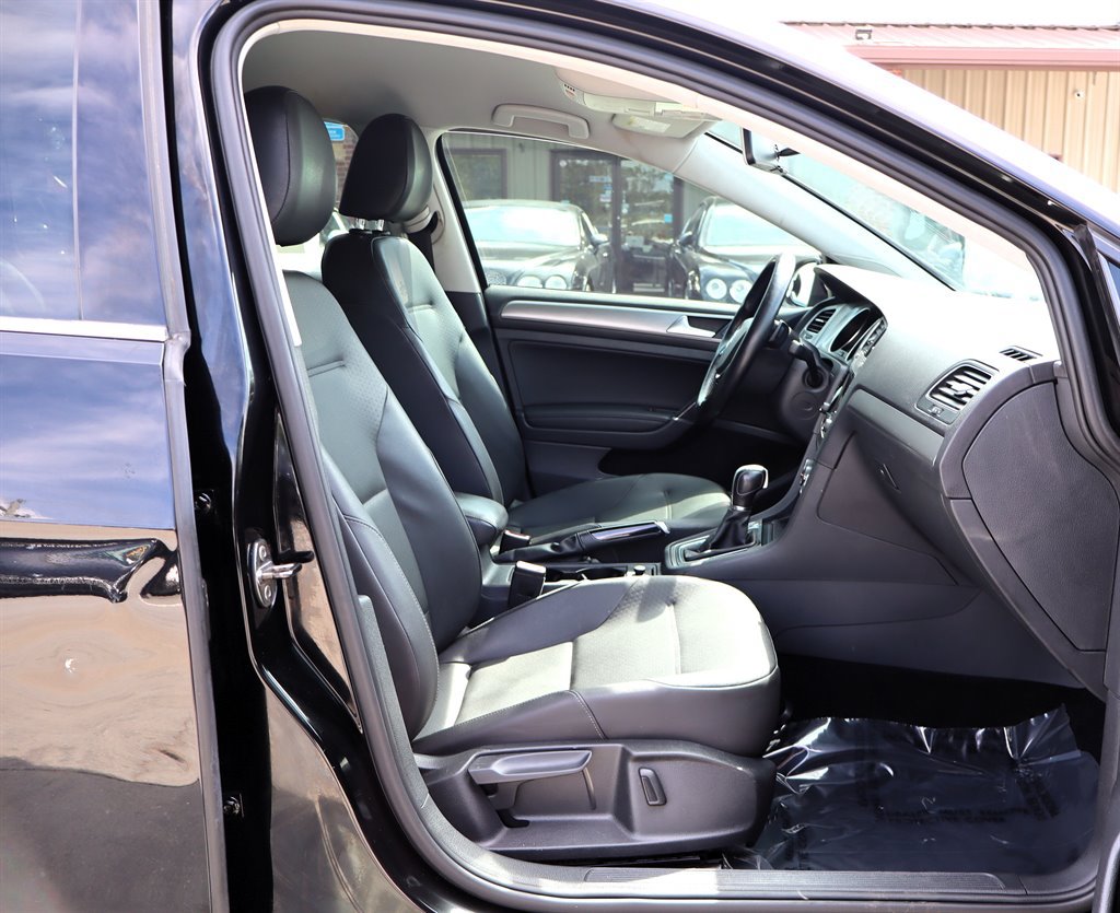 Used 2015 Volkswagen Golf TDI S FWD image 16