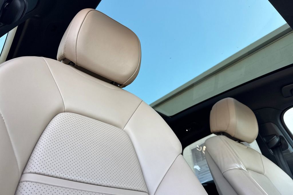 Used 2021 Porsche Cayenne Coupe image 20