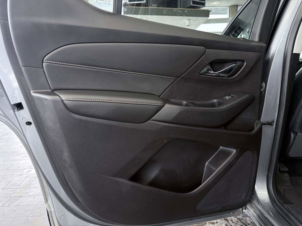 Used 2019 Chevrolet Traverse LT AWD/4WD image 28
