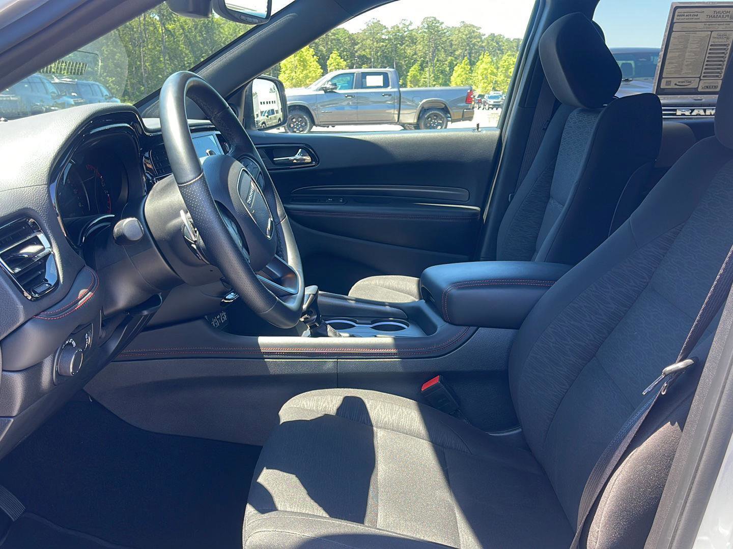 Used 2025 Dodge Durango GT RWD image 17