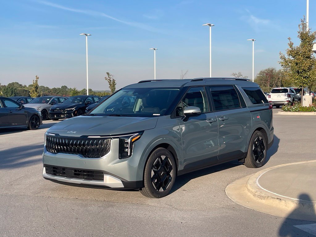 New 2027 Kia Carnival EX FWD image 4