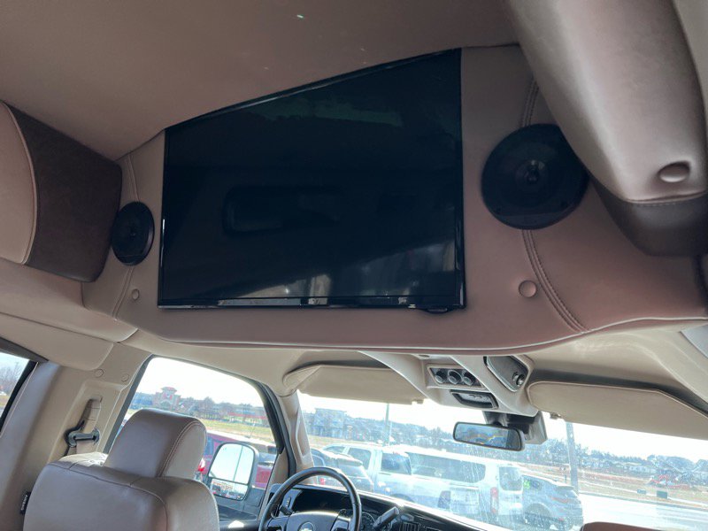 Used 2019 Chevrolet Express 2500 Extended w/ Enhanced Convenience Package image 11