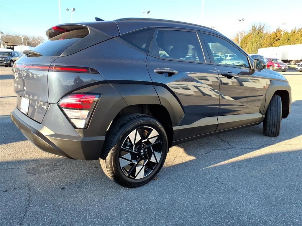 Used 2024 Hyundai Kona SEL w/ Convenience Package image 4